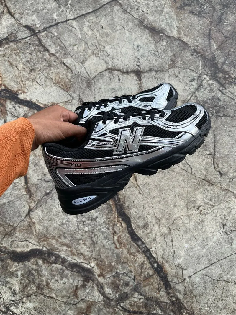 NEW BALANCE 740 Black Silver Metallic