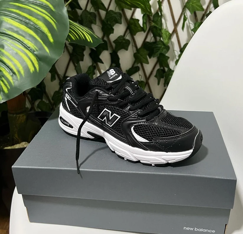 NEW BALANCE 530 NEGRO - Imagen 4